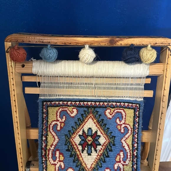Vintage Tabletop Model of Loom and Turkish Rug Display - Picture 2 of 8